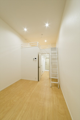 【居間・リビング】 | サヴォイ東林間 | ゆったり過ごせるリビングです