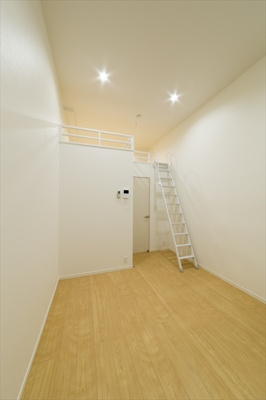 【居間・リビング】 | サヴォイ東林間 | 使いやすい居間です