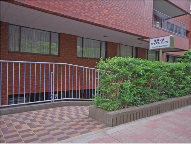 【エントランス】 | ★仲介手数料半額★御茶ノ水ロイヤルハイツ（リノベーション工事中）