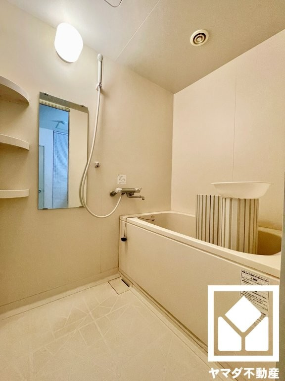 コトーハイツ伏見稲荷A棟の浴室