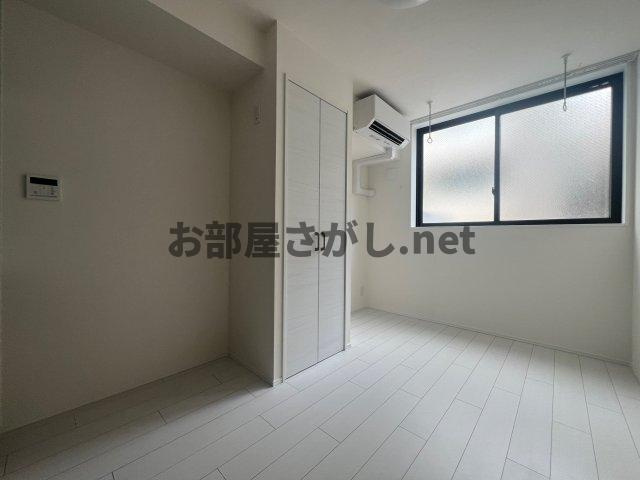 早稲田鶴巻町IMAハウスの内装|明るい室内です