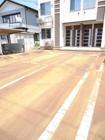 サウス　ジールの駐車場