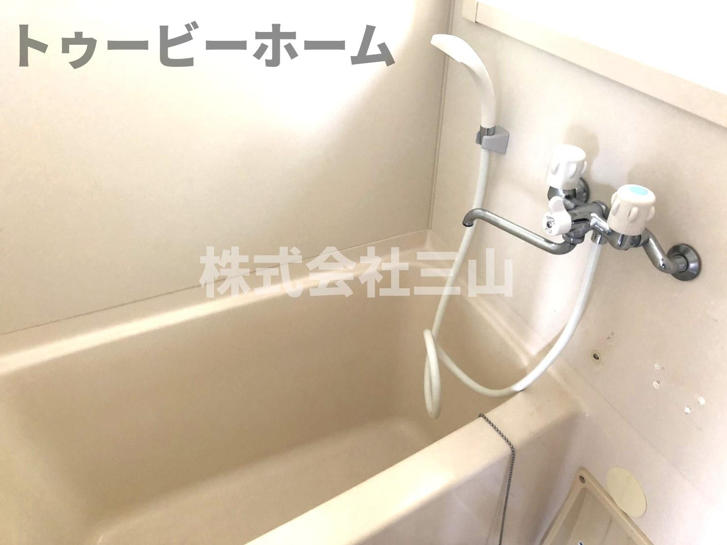 山下イーストの浴室|おしゃれな外観です