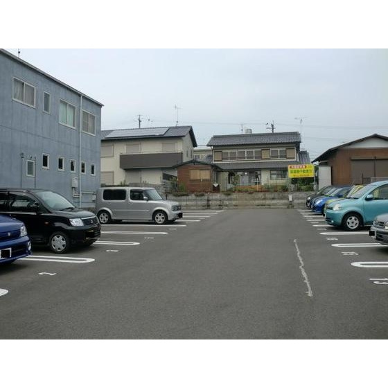 岐阜市正木の駐車場の外観