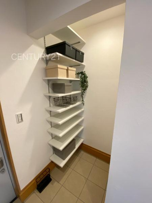 【玄関】 | 前橋市朝倉町一丁目モデルハウス | 玄関横に土間収納付き。
沢山の収納が可能です。