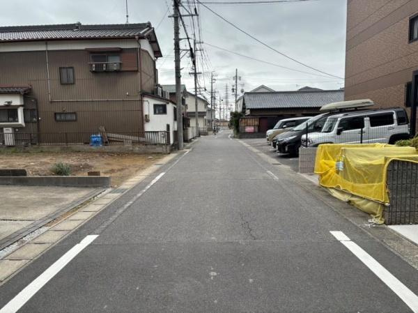 岡崎市上和田町字下川田の売地の前面道路含む現地写真