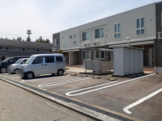 ゴールデン赤田の駐車場|駐車場です