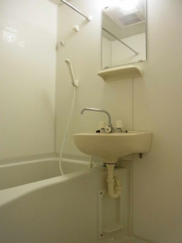 レオパレススワンの浴室