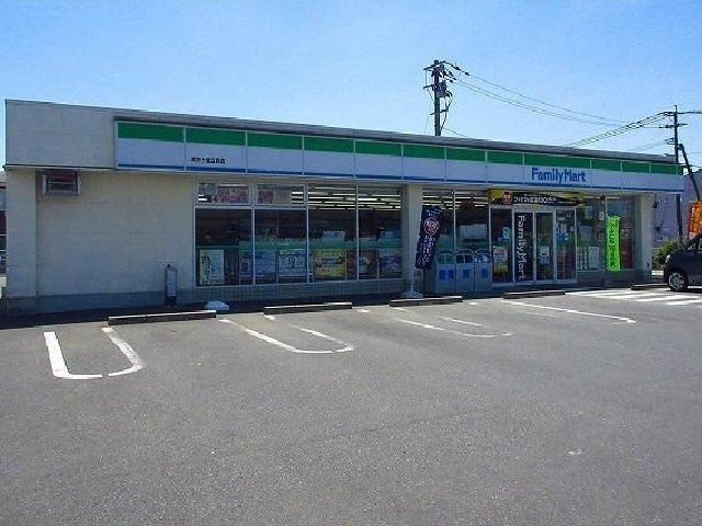 Ｖｅ・Ｘｅｔａ　Ⅱの周辺|ファミリーマート吉野ヶ里立野店まで1300m