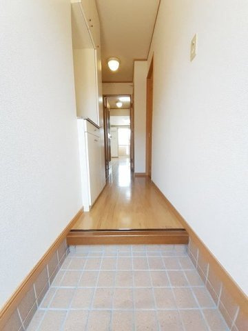 ローレル大正町の玄関