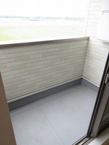 トリニティ　ヴィレッジ　Ⅲのバルコニー