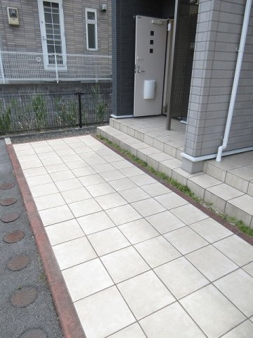 トリニティ　ヴィレッジ　Ⅲのエントランス