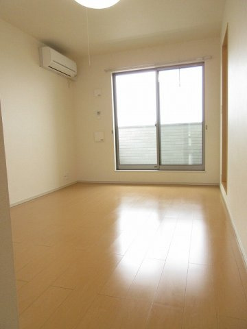 トリニティ　ヴィレッジ　Ⅲの居間・リビング