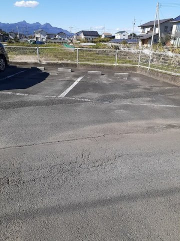 ウインダム２７の駐車場