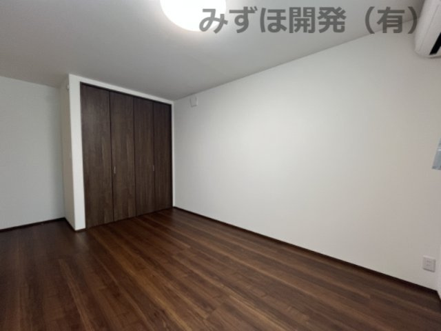 天童市中里5丁目7-15の洋室|主寝室にはクローゼット＋ウォークインクローゼット付き使用頻度で使い分け可能！