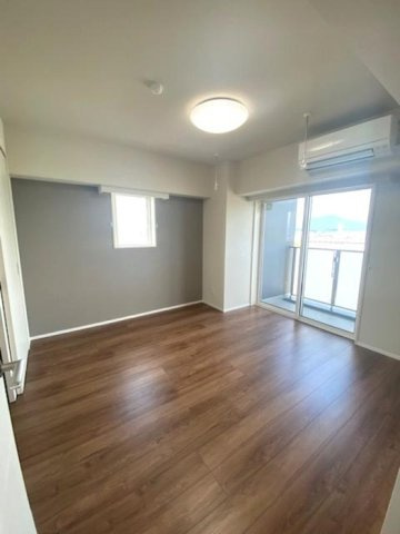 セブンリリー矢巾の洋室