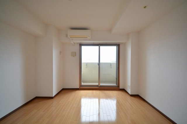 ドゥーエ玉造の居間・リビング|ドゥーエ玉造　洋室