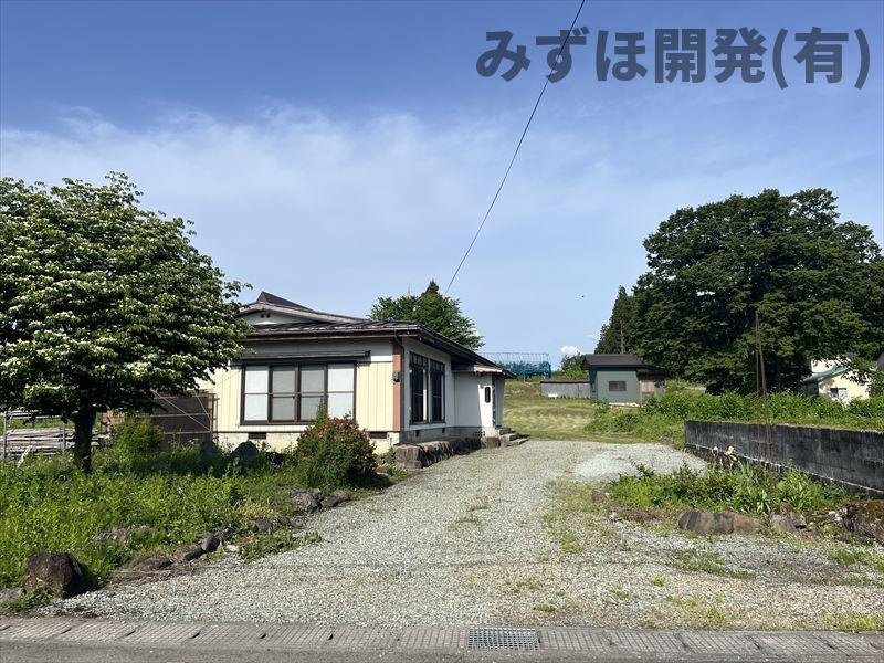 村山市大字稲下1190の庭