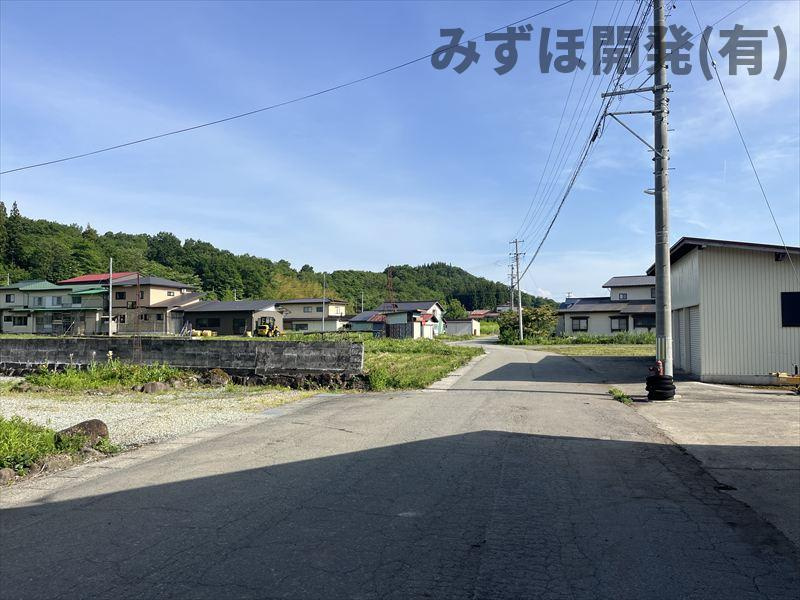 村山市大字稲下1190の前面道路含む現地写真|西側道路は幅員約6.5ｍです。