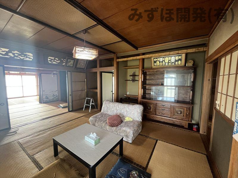 村山市大字稲下1190の和室|和室10帖（３間続きの和室の東側です。）