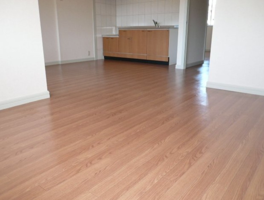 川崎市麻生区片平６丁目のアパートの居間・リビング