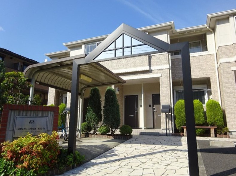 川崎市麻生区片平６丁目のアパートのエントランス