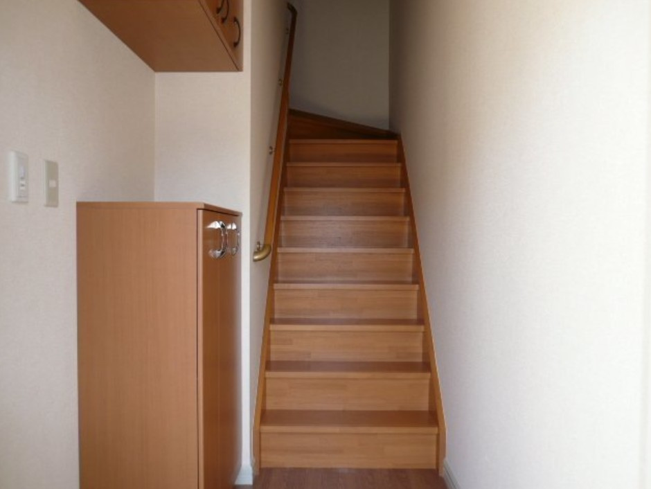 川崎市麻生区片平６丁目のアパートの玄関