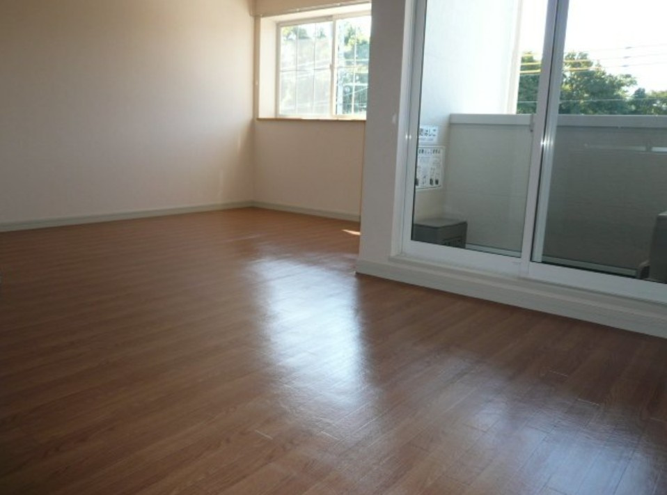 川崎市麻生区片平６丁目のアパートの居間・リビング