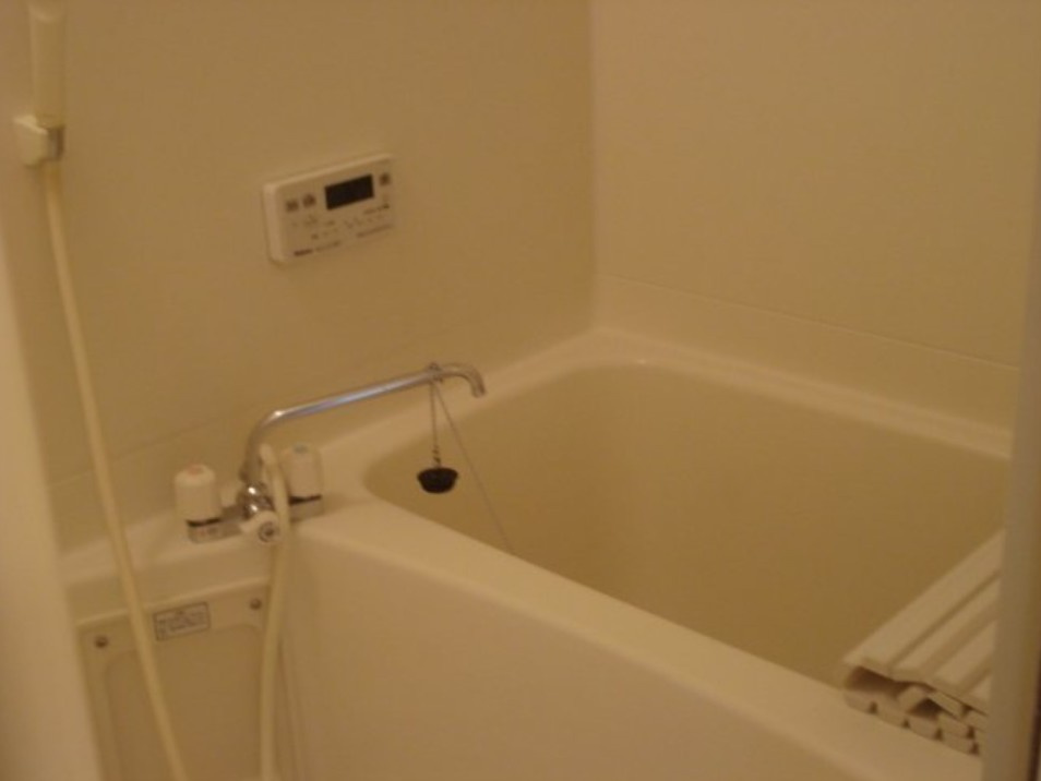 川崎市麻生区片平６丁目のアパートの浴室
