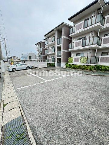 リバーサイド北別府の駐車場|駐車場完備です