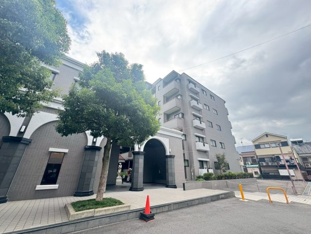 ＪＲ・京阪の２沿線アクセス可能◆２階部分リフォーム済み３ＬＤＫ住戸◆パデシオン宇治木幡の外観|外観