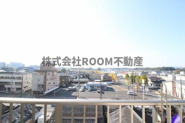 LIEN MON COEUR（ﾘｱﾝﾓﾙｸｰﾙ）の居間・リビング