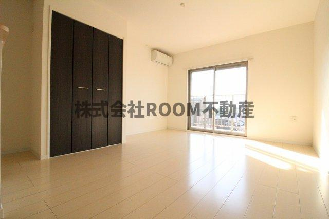 LIEN MON COEUR（ﾘｱﾝﾓﾙｸｰﾙ）の居間・リビング