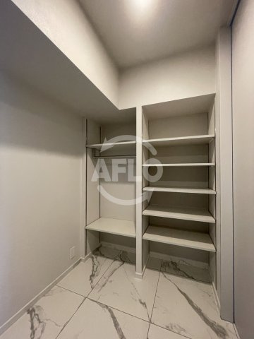 大阪市福島区海老江２丁目の賃貸マンションの収納|S-RESIDENCE福島diverse　玄関収納
