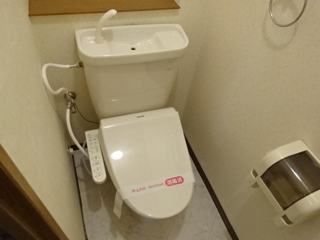 スカイウィング草間のトイレ|シャワー付トイレ