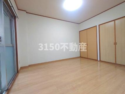 鏡島レイナの居間・リビング