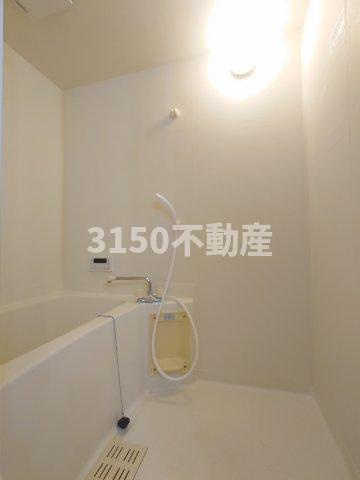 鏡島レイナの浴室