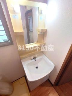 鏡島レイナの洗面所