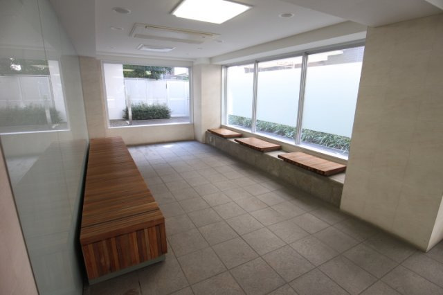 プライムアーバン西荻窪Ⅱのロビー