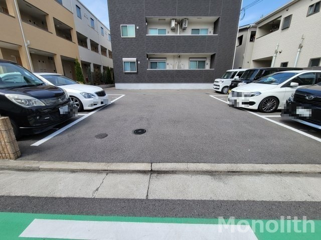 グレンツェント泉大津の駐車場