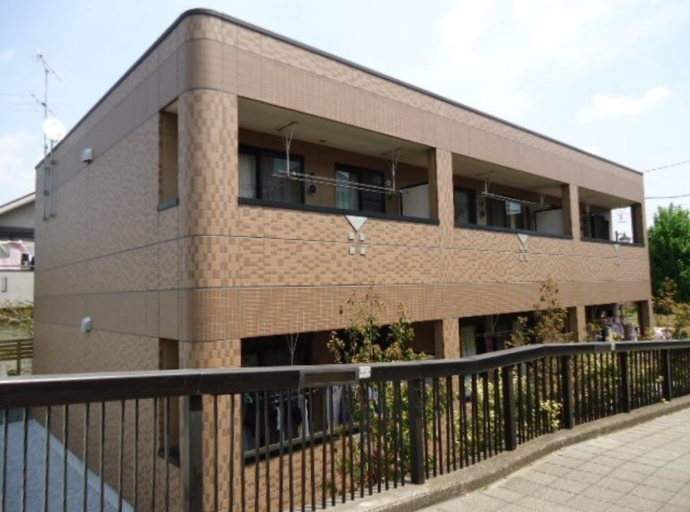 稲城市百村のアパート