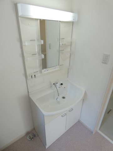 大和(ヤマト）の独立洗面台