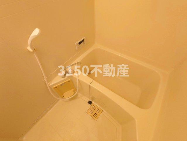 鏡島レイナの浴室