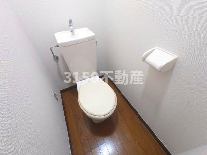 鏡島レイナのトイレ