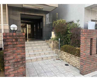 【エントランス】 | ラルジュ | ゆとりのあるエントランスです