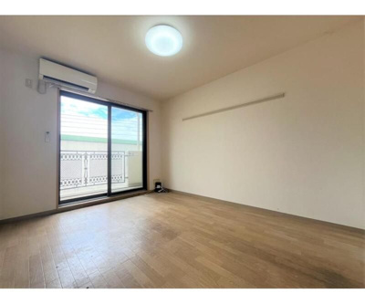 【居間・リビング】 | ラルジュ | こちらのリビングで趣味の時間をお楽しみください