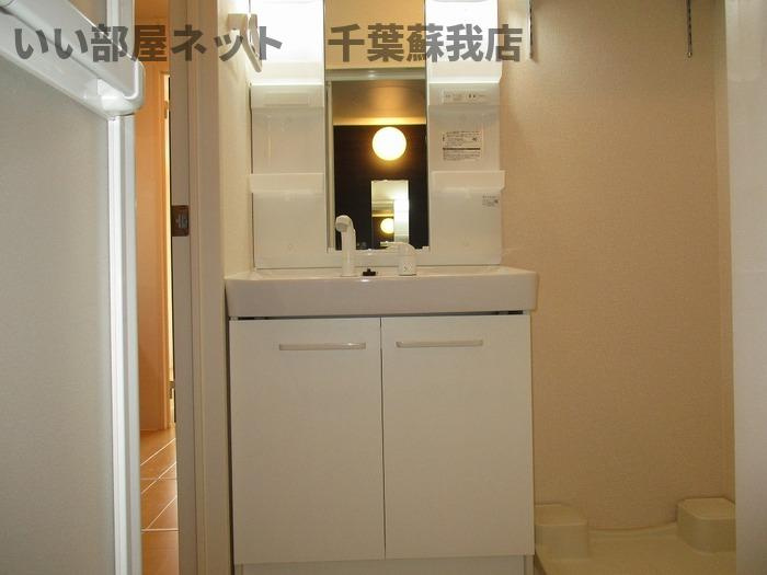 あさひコーポの洗面所|明るい洗面所です