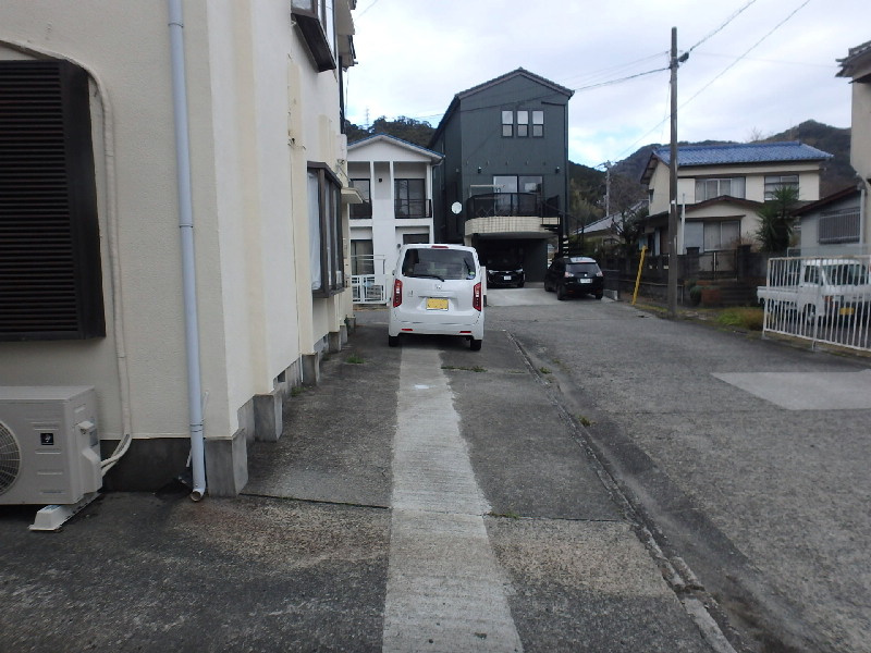 S1441R　ハラダハイツの駐車場