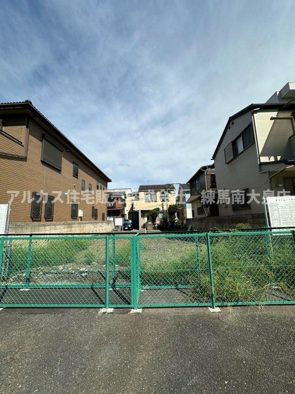 練馬区石神井台7丁目　新築一戸建　西武新宿線　武蔵関の前面道路含む現地写真|南側遊歩道からの現地