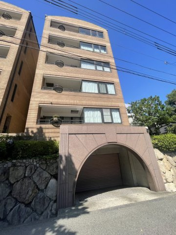 ペア・ドルチェ六甲の駐車場